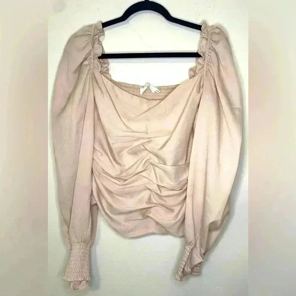 ASTR The Label - Square Neck Puff Sleeve Top (Blush color)